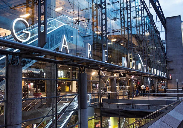 Gare Montparnasse à Paris, façade vitrée